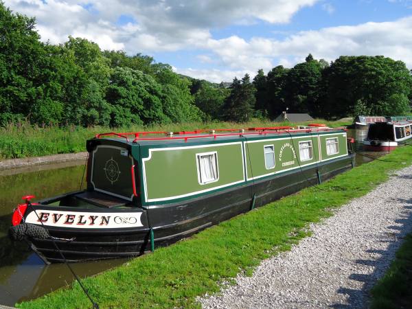 Evelyn Holiday Hire Boat